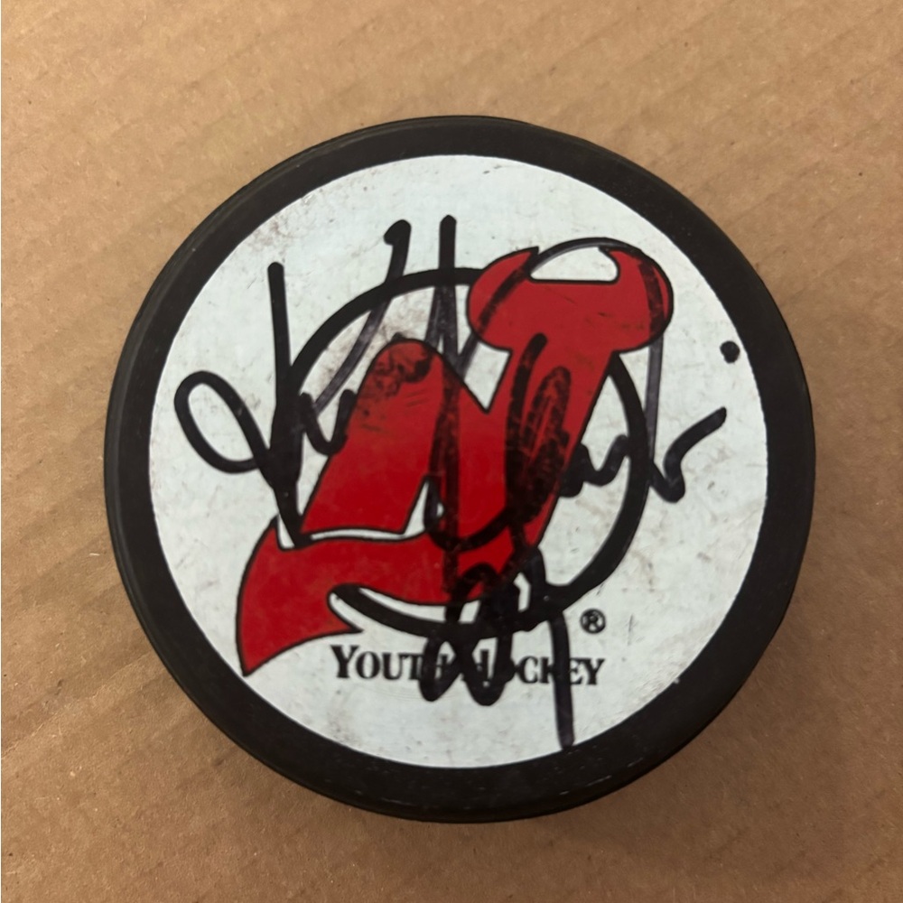 Autographed‎ NJ Devils Hockey Puck